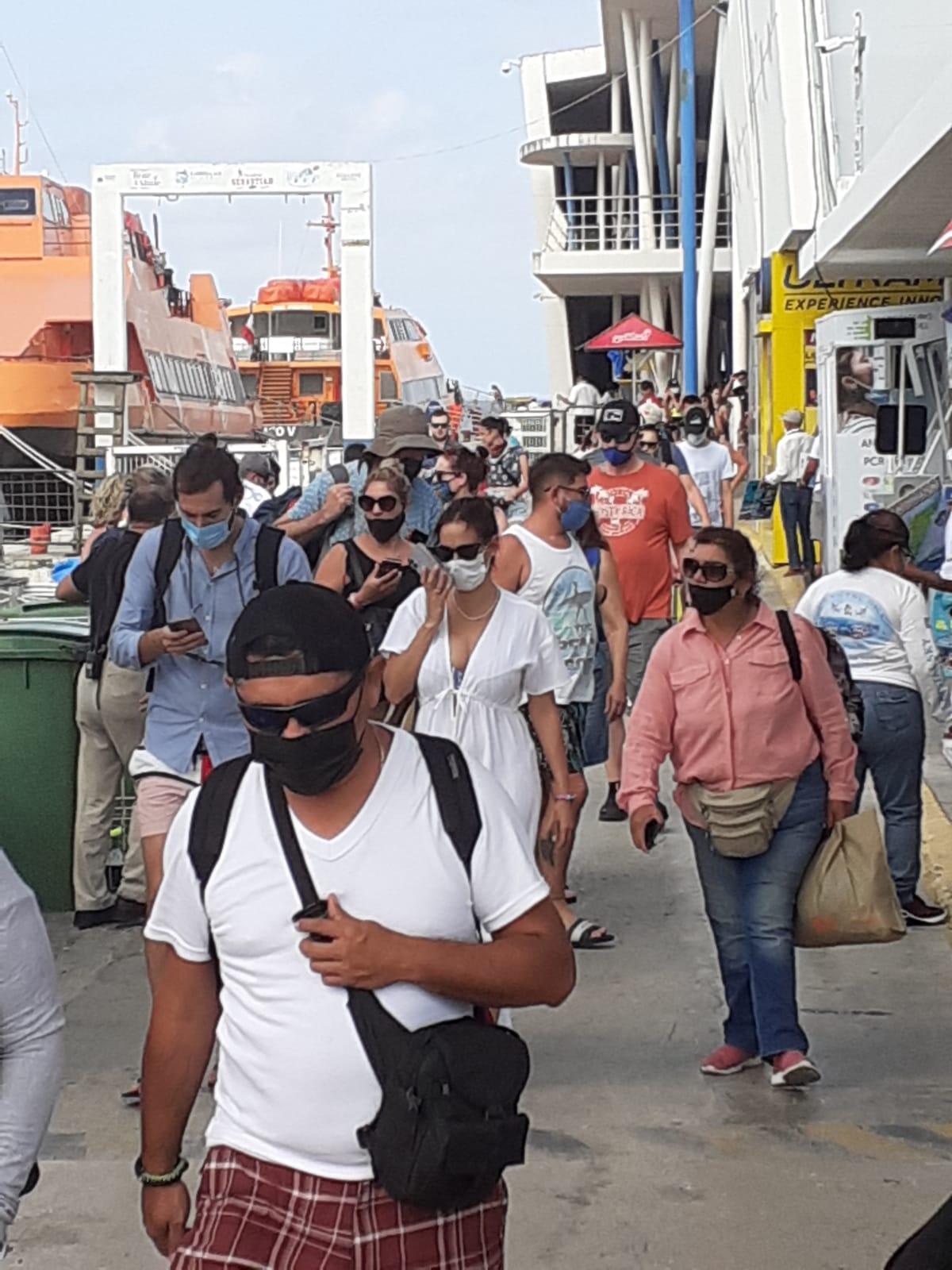 El puerto amaneció con bandera amarilla en un día donde las actividades Náuticas pudieron desarrollarse sin inconvenientes,