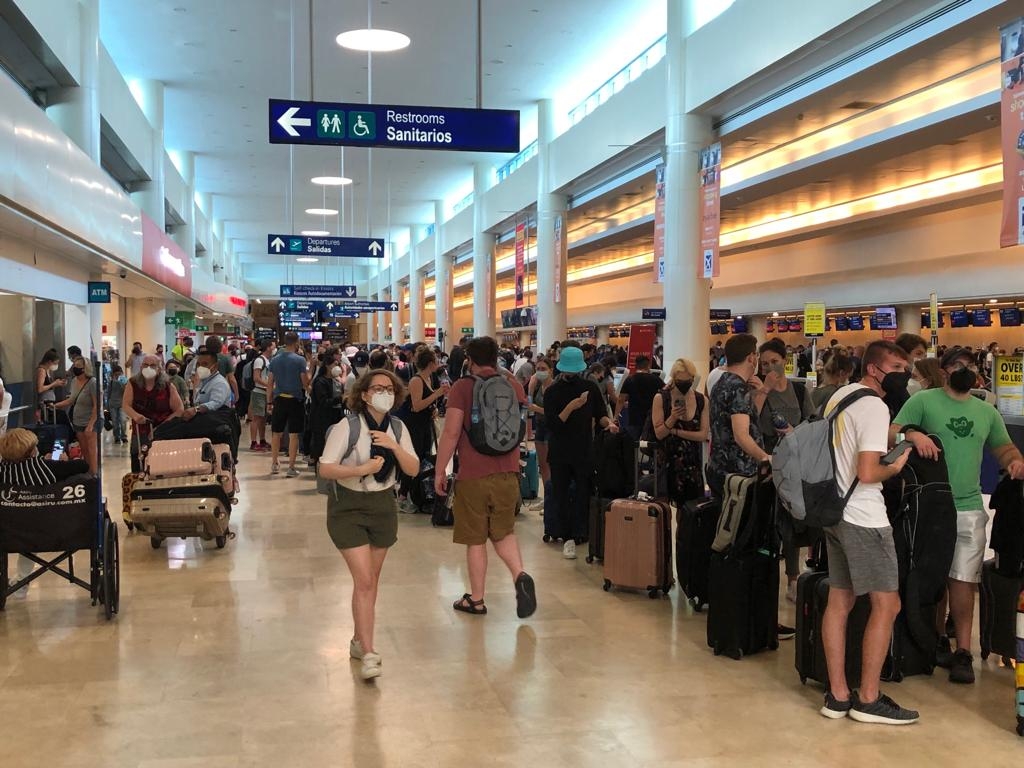 De los vuelos en el aeropuerto de Cancún para hoy, ninguno presenta atrasos, según la plataforma FlightRadar