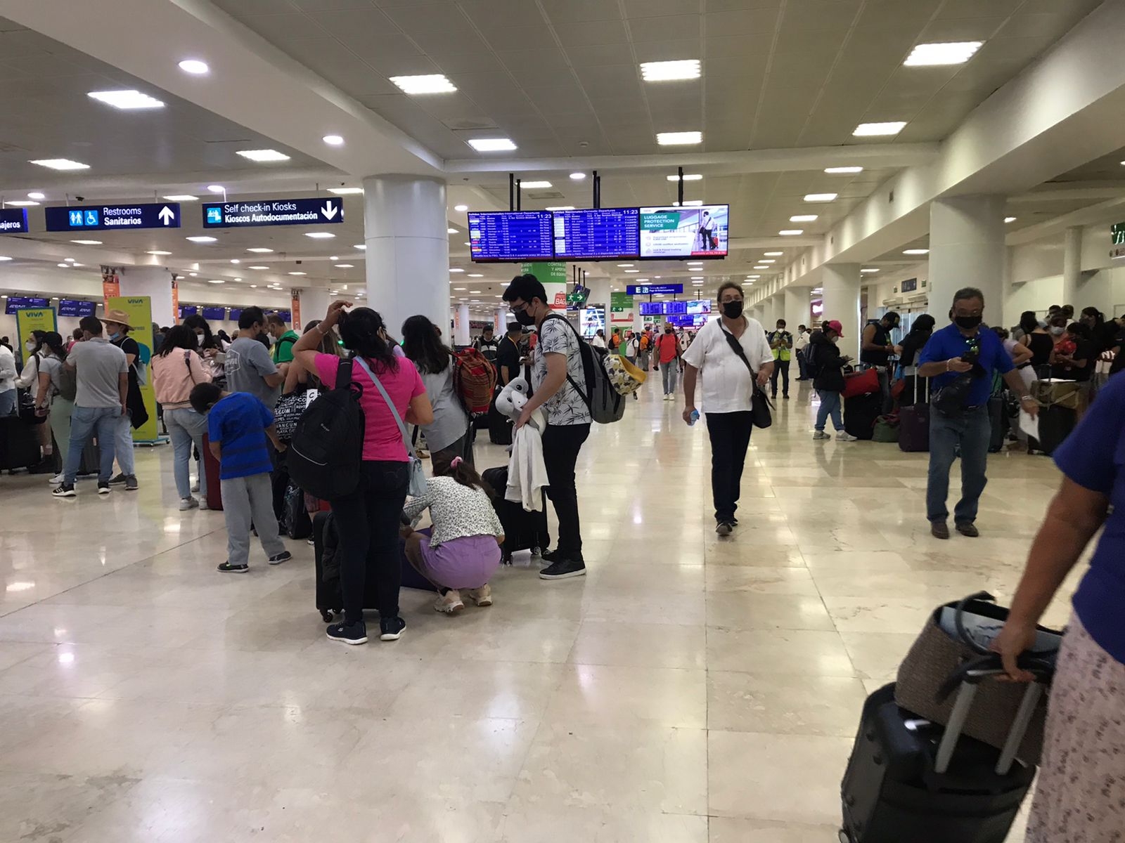 Cancelan vuelos hacia Montreal y Toronto en el aeropuerto de Cancún: VIDEO