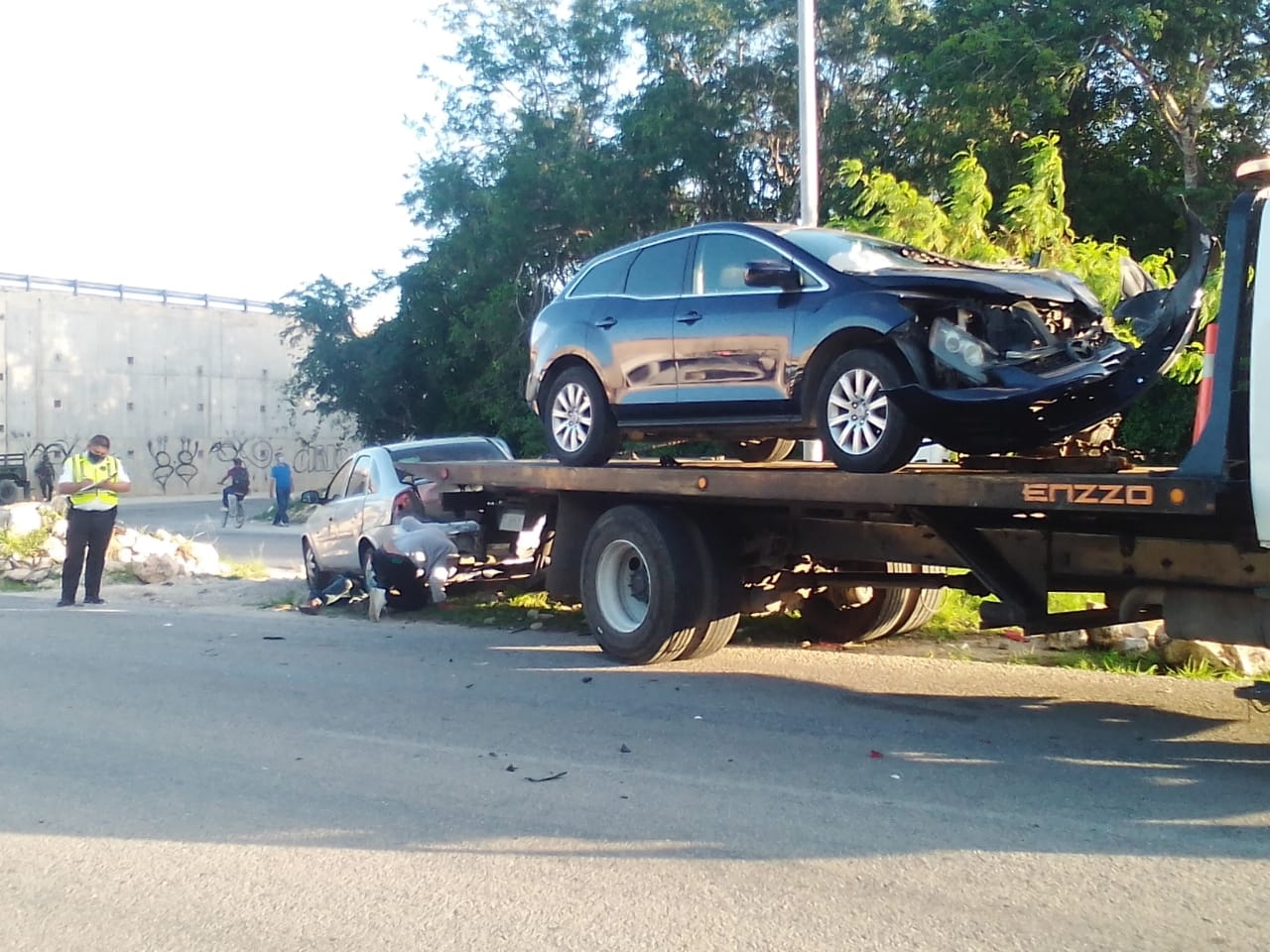 Las unidades involucradas en el choque en la Avenida Colosio de Playa del Carmen fueron retirados con grúas