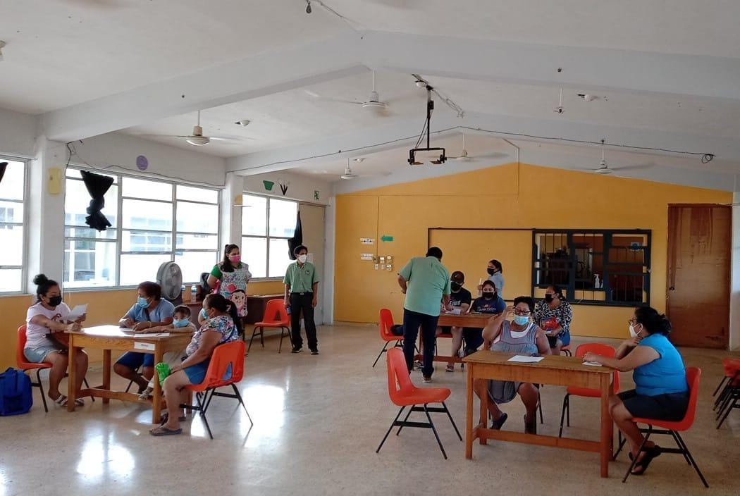 Intervienen padres de alumnos de educación especial en Progreso para asistir a clases