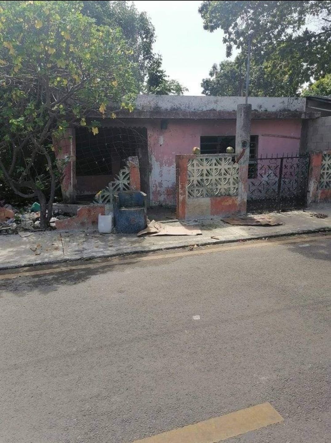 La vivienda señalada por vecinos se ubica en la calle Juan Escutia de la colonia Barrio Bravo en Chetumal