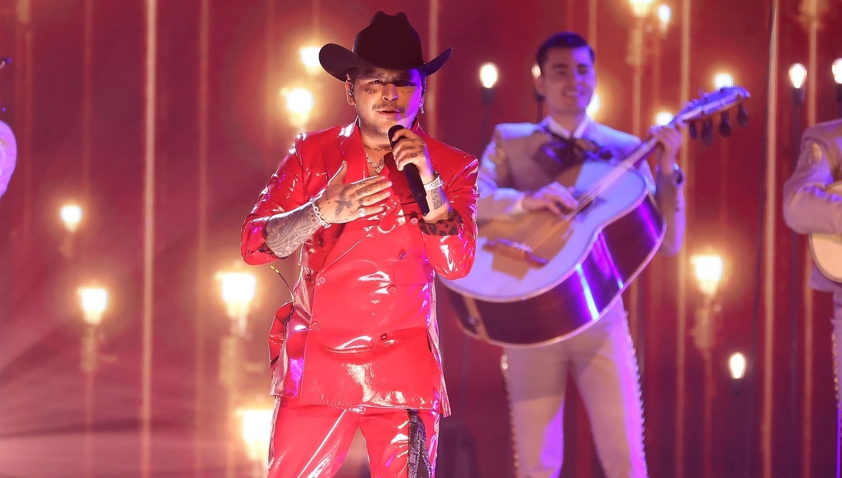 Christian Nodal se presentó en dos ocasiones sobre el escenaro del Premio Lo Nuestro. Foto: @premiolonuestro