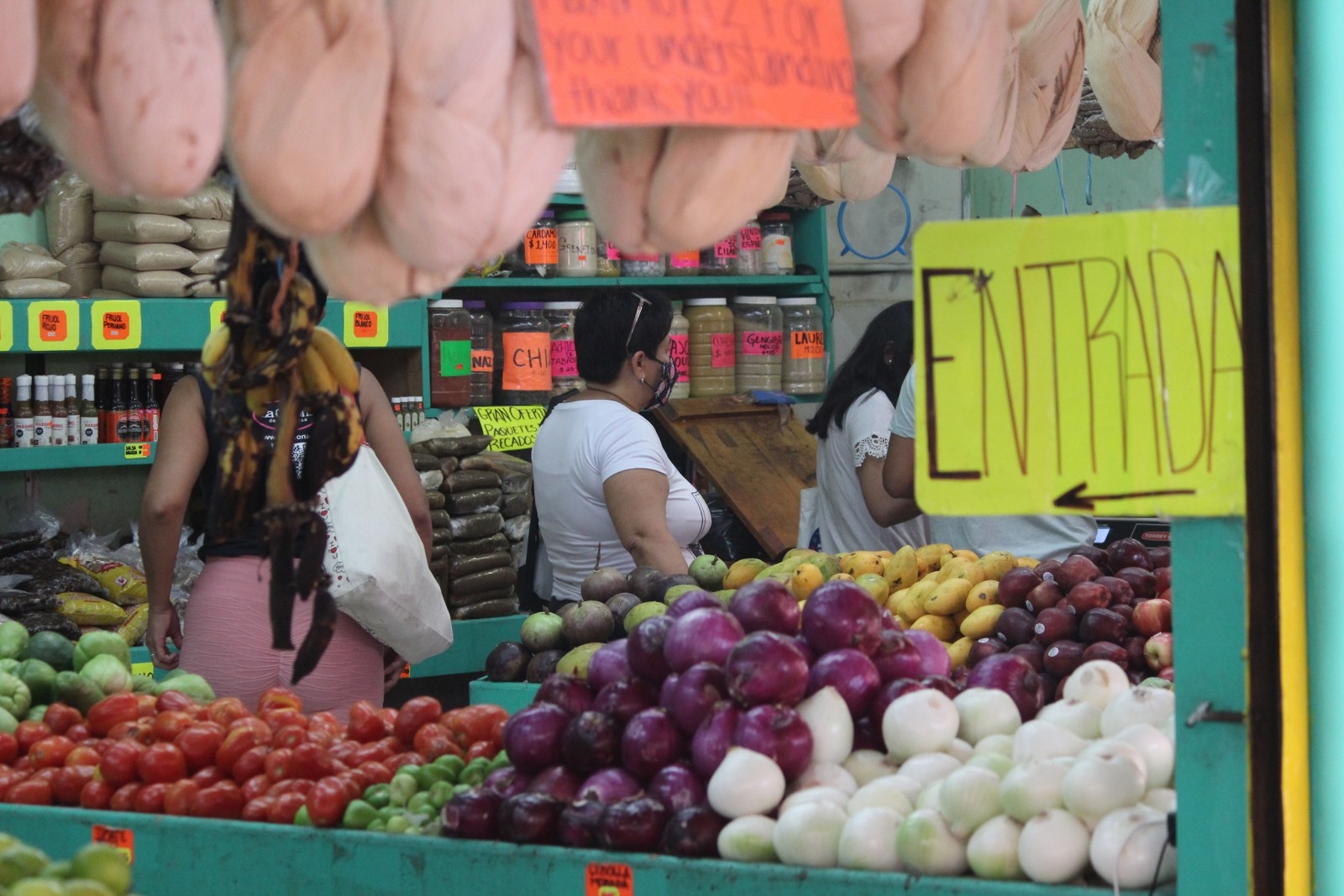 La Procuraduría Federal del Consumidor establece un importe máximo de 39 pesos para el kilo de frijol, pero en el Mercado 23 se expende hasta en 60 pesos