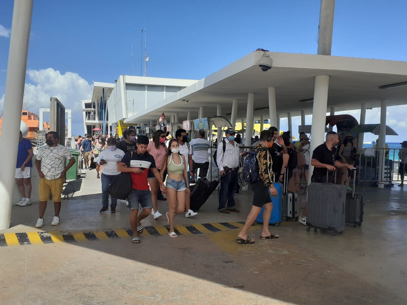 Turistas nacionales y extranjeros llegan a Cozumel tras los frentes fríos: VIDEO