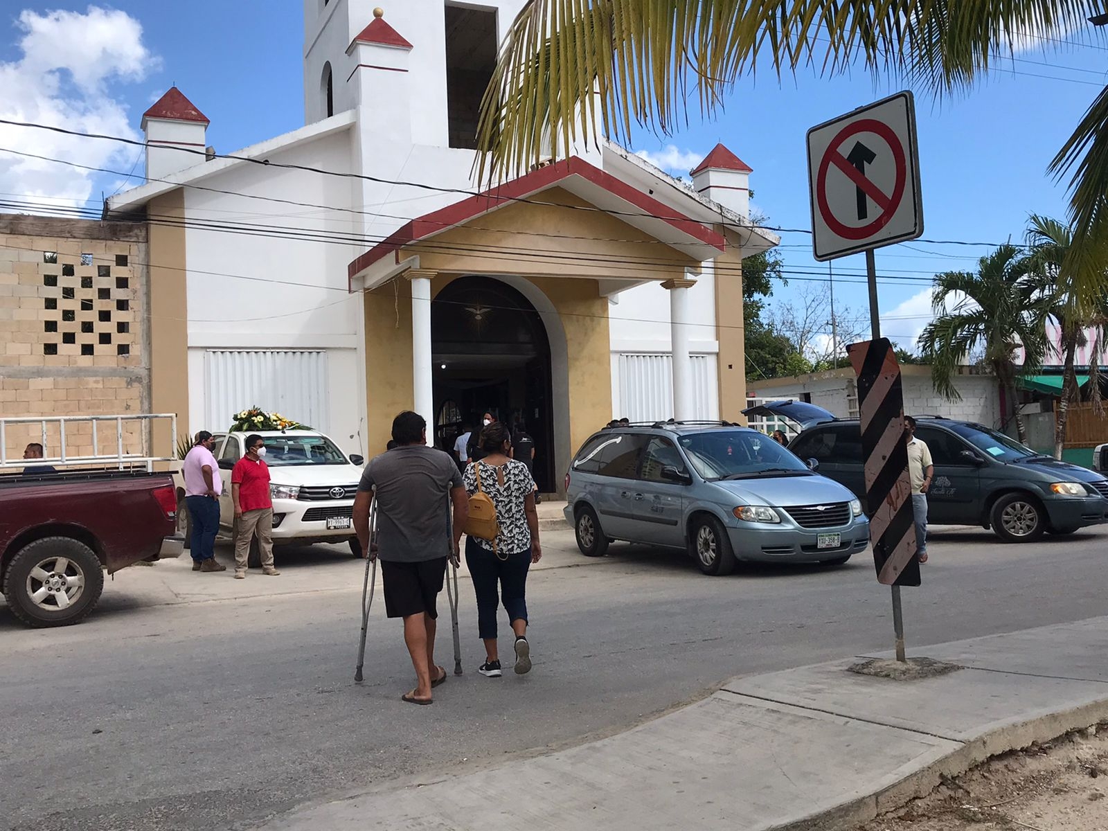 Algunas calles fueron cerradas para permitir que los familiares de José Darío Sánchez Cordero, asistan con tranquilidad a la misa.