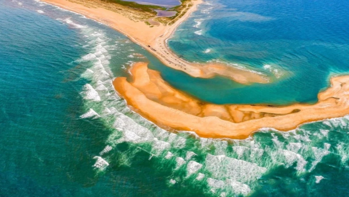 En 2017 comenzó a formarse un banco de arena en el Cementerio Atlántico, lugar donde muchos barcos naufragaban. La nueva atracción apareció en la costa de Carolina del Norte