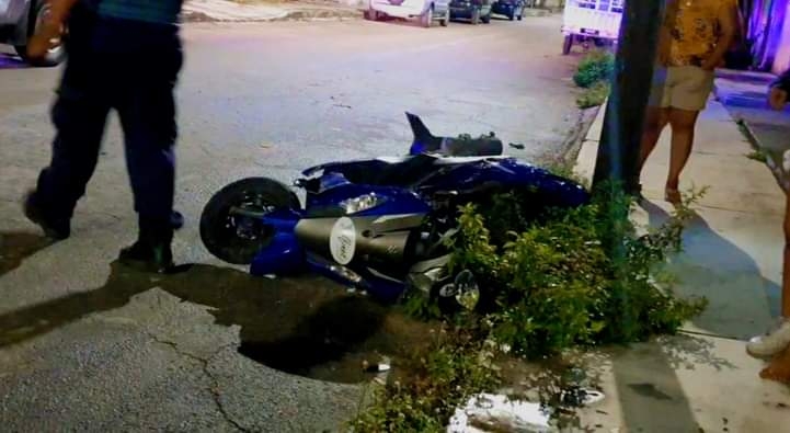 Automovilista atropella a motociclista y a su hermano en Cozumel