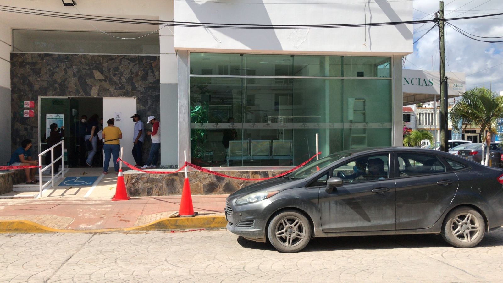 Los lesionados tras el accidente son atendidos en dos clínicas, una privada, que concentró a 18 y el Hospital General de Cancún tuvo 3