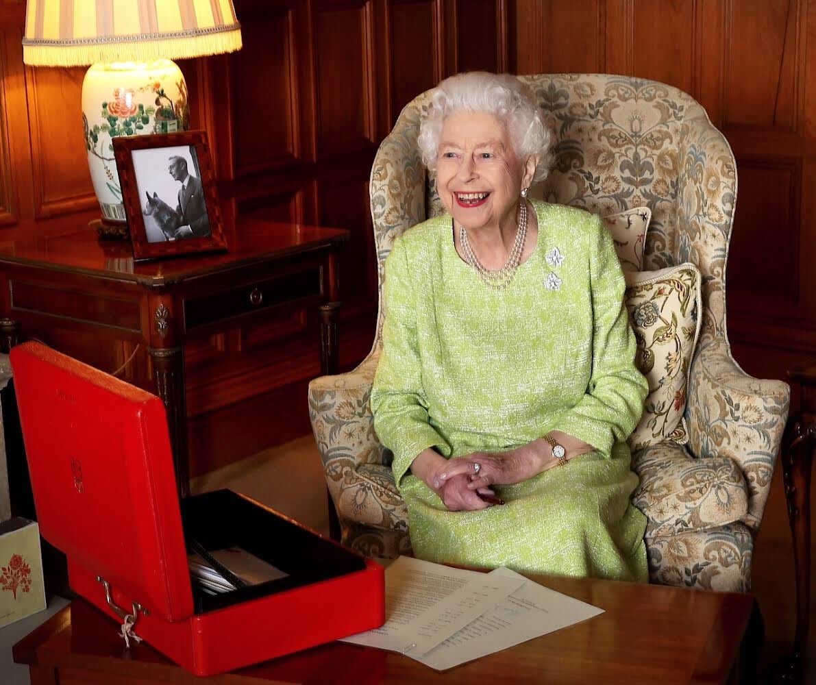 Reina Isabel II retoma actividades tras celebrar 70 años en el trono