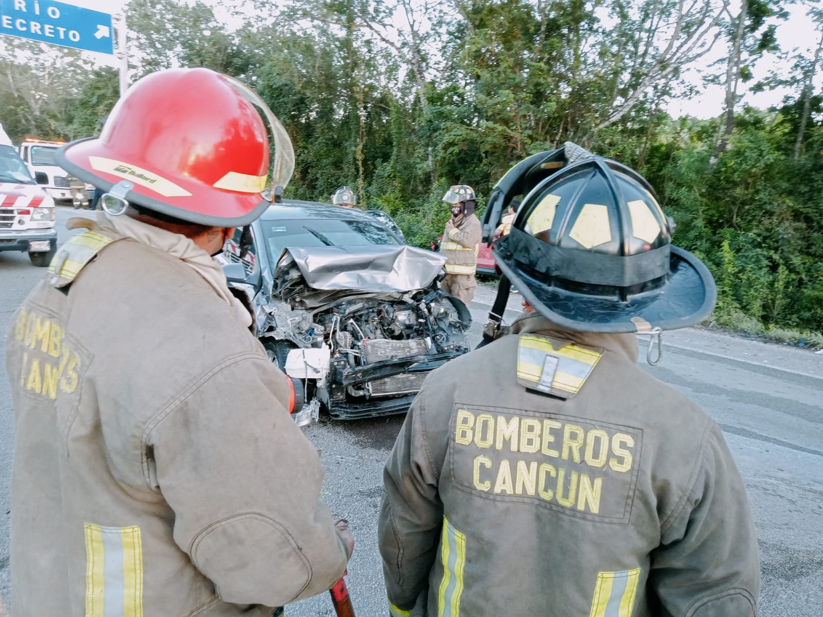 Accidente en la autopista Cancún-Mérida deja dos personas heridas