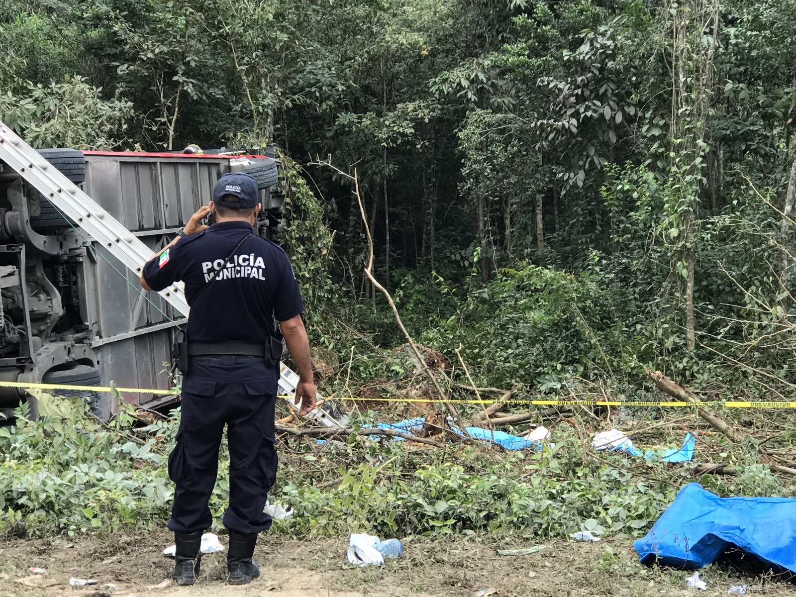 Confirman identidad de los ocho muertos tras volcadura del ADO en la Cancún-Mérida