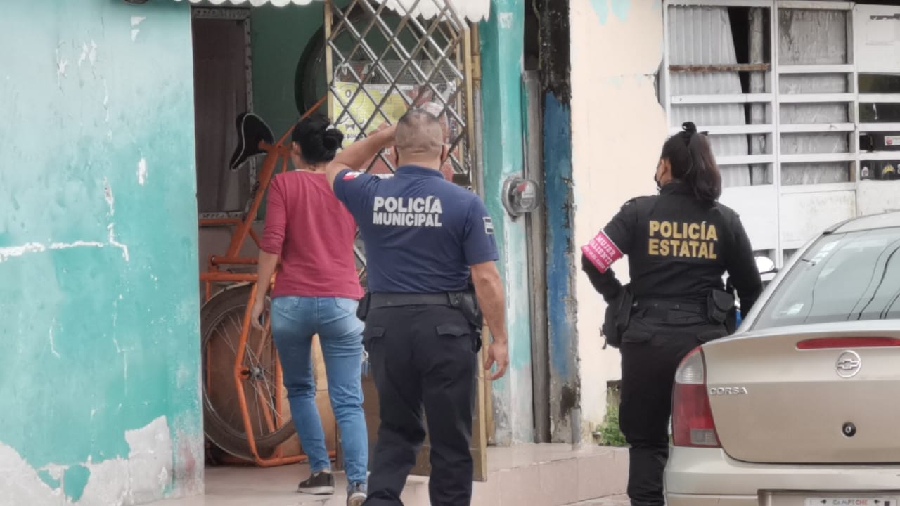 La joven mujer fue auxiliada por elementos policiales de Ciudad del Carmen