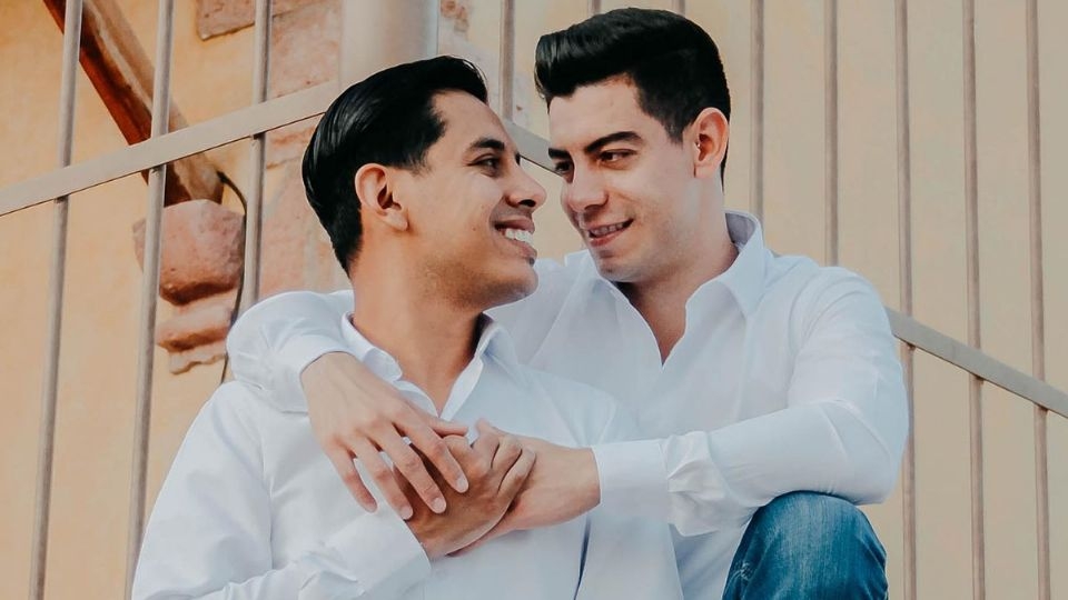 Jhonny Caz y su novio Jonathan Bencomo causan revuelo en Six Flags; ¿qué fue lo que pasó?