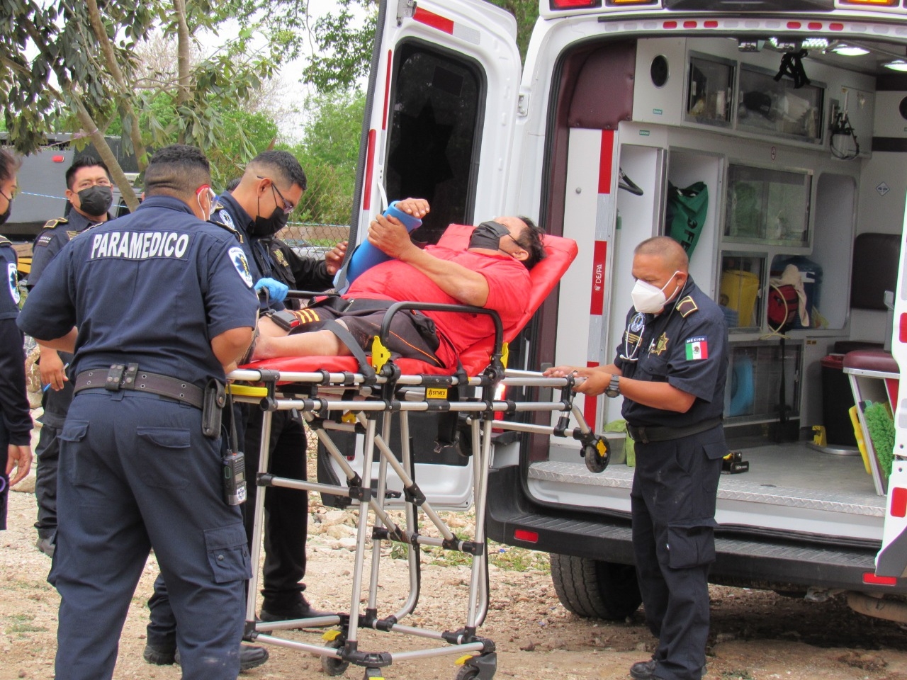 El hombre fue trasladado a un hospital