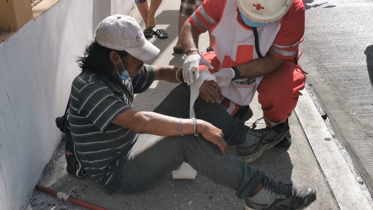 Hombre invidente es atacado por un perro en el Centro de Ciudad del Carmen