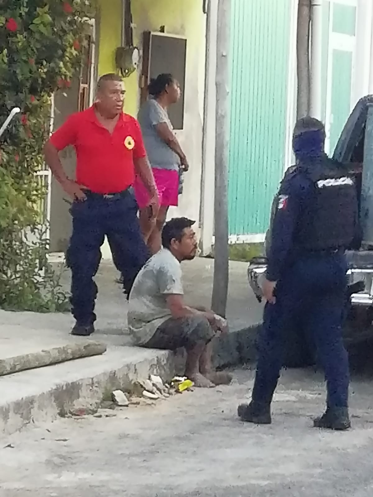 Personal de bomberos,protección civil, seguridad pública y la cruz roja, así como la guardia nacional, acudieron a un predio del accidente