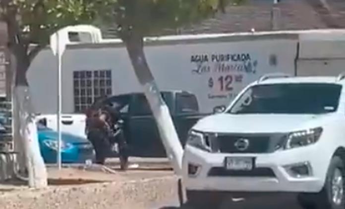 Niña intenta rescatar a su padre de sicarios en Sonora: VIDEO