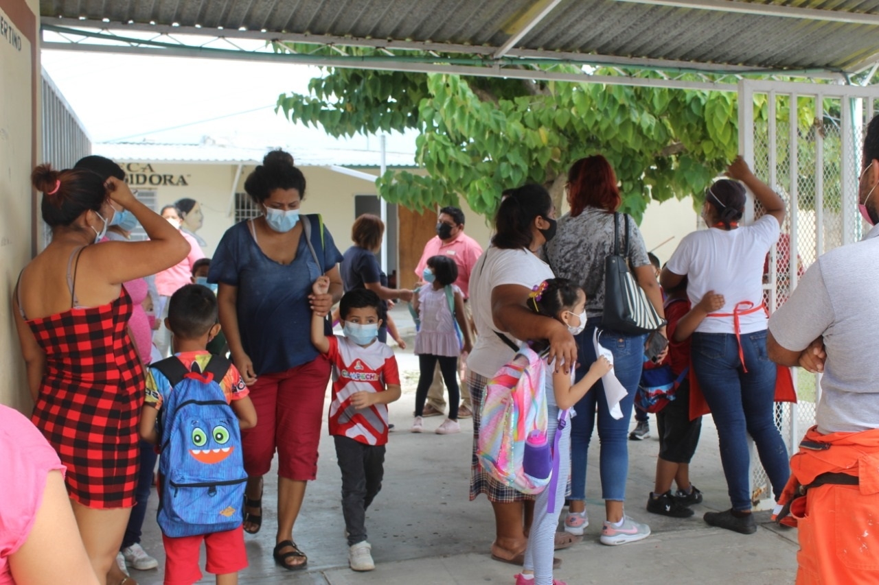 Los padres de familia y maestros coincidieron en que se debe priorizar en temas de infraestructura en los institutos