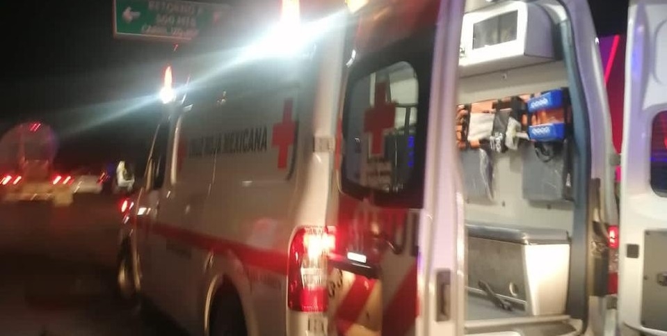 Mujer da a luz dentro de una ambulancia sobre la carretera Mérida-Progreso