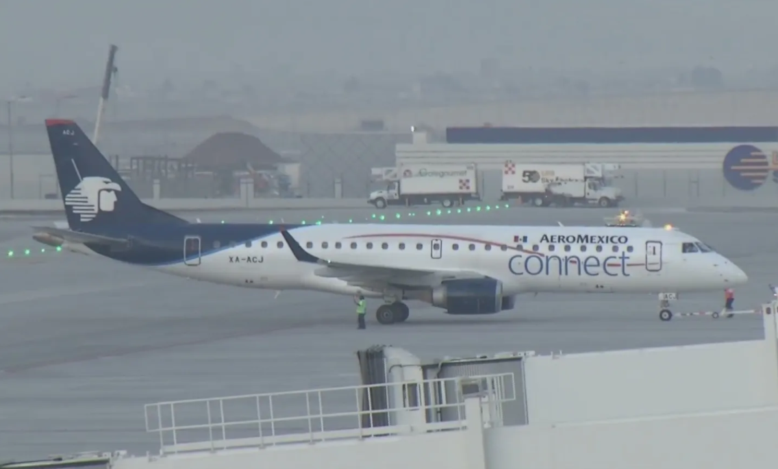 El avión de Aeroméxico despegó rumbo a Villahermosa, Tabasco, y se espera que haga una hora con 50 minutos