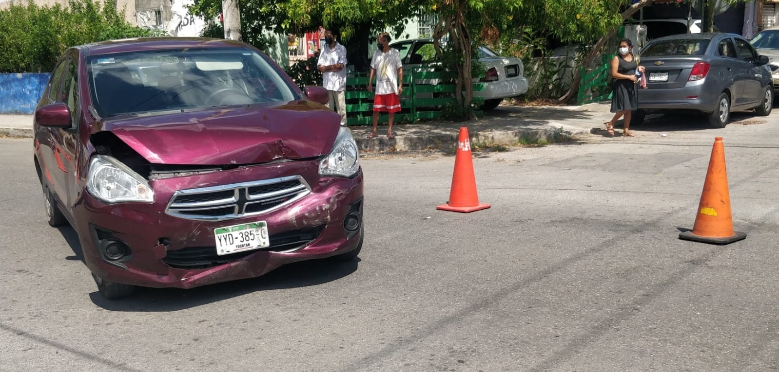 Conductor se 'vuela' el alto y provoca accidente en la colonia Bojórquez de Mérida