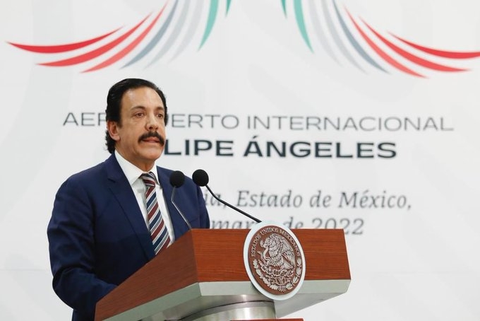 Omar Fayad tomó la palabra durante la inauguración del Aeropuerto Internacional Felipe Ángeles. Foto: Twitter @omarfayad
