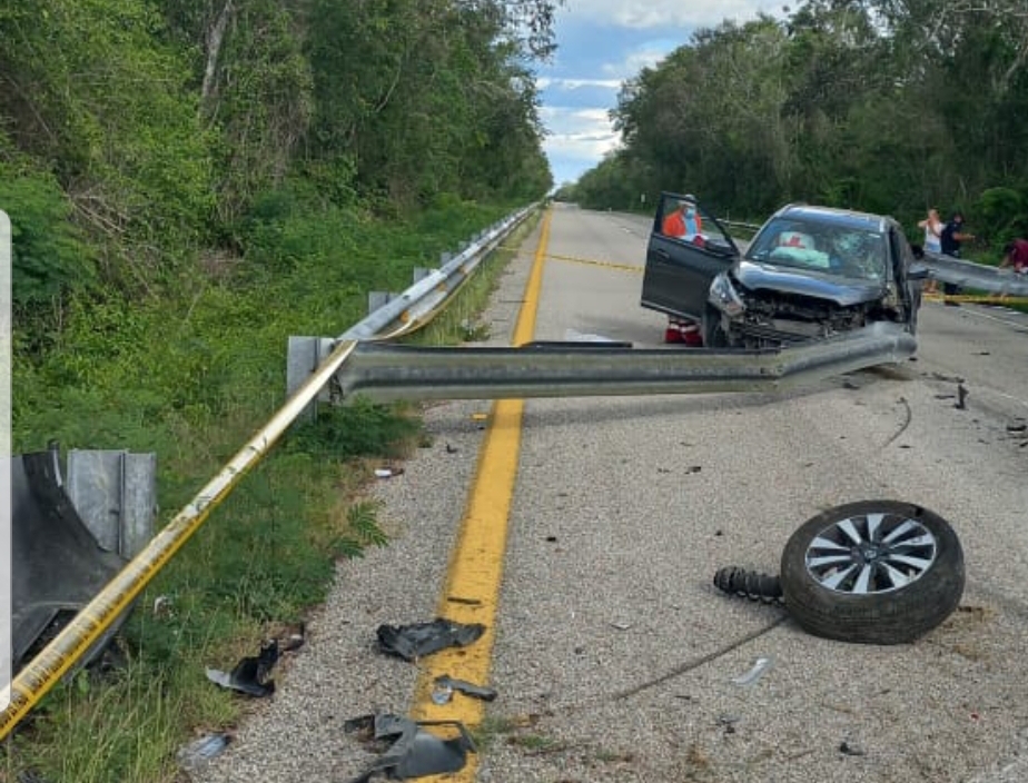 Conductor muere tras rebanarse la pierna en un choque en la carretera Mérida-Cancún