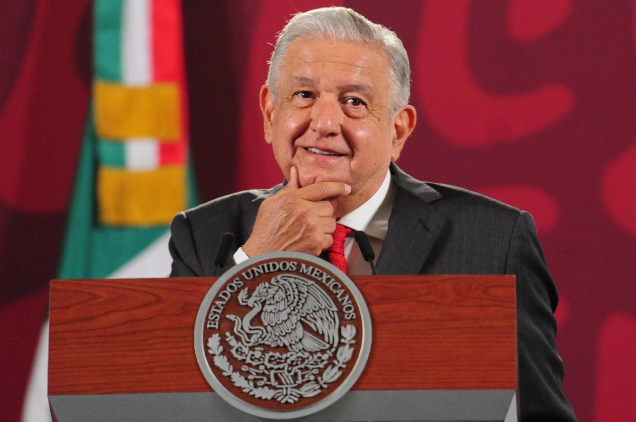 AMLO consideró que el Gobierno puede pagar una especie de cuota destinada a otorgar seguridad social a periodistas.