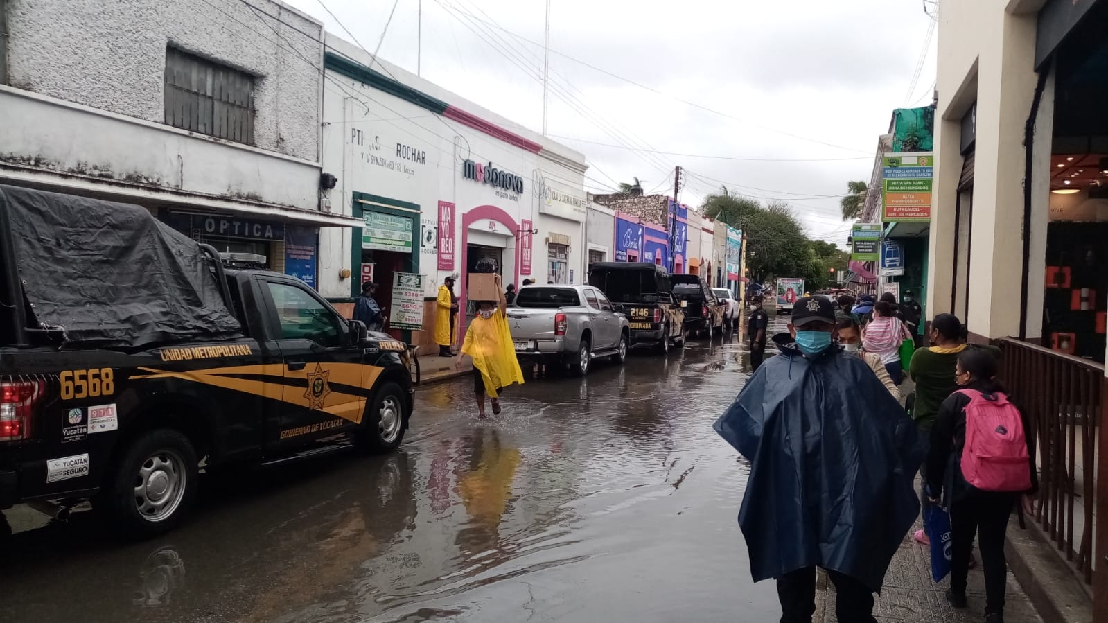 FGR y SSP catean comercios del Centro de  Mérida: VIDEO