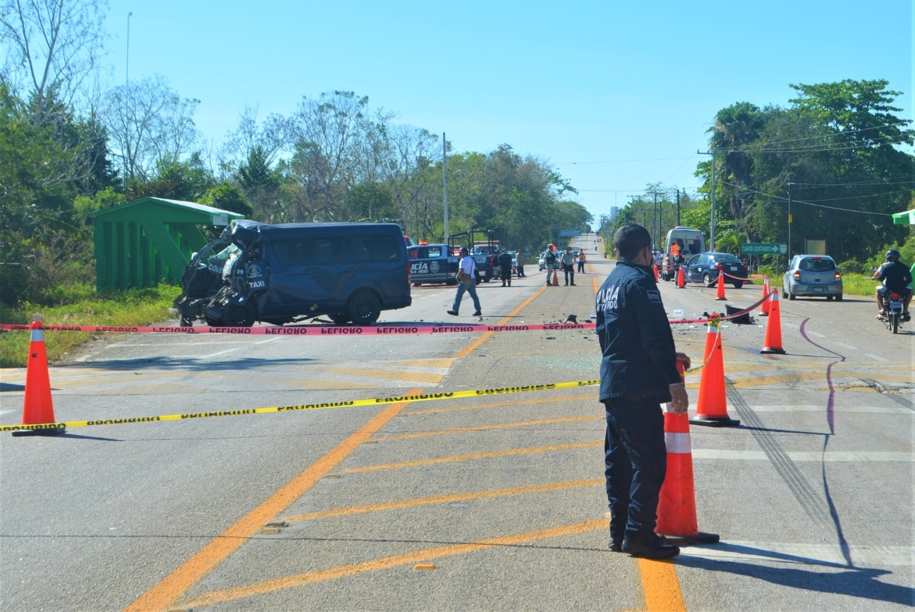 El fuerte impacto propició que el motor de la unidad van de Dziuché se sumiera acabando con la vida del conductor