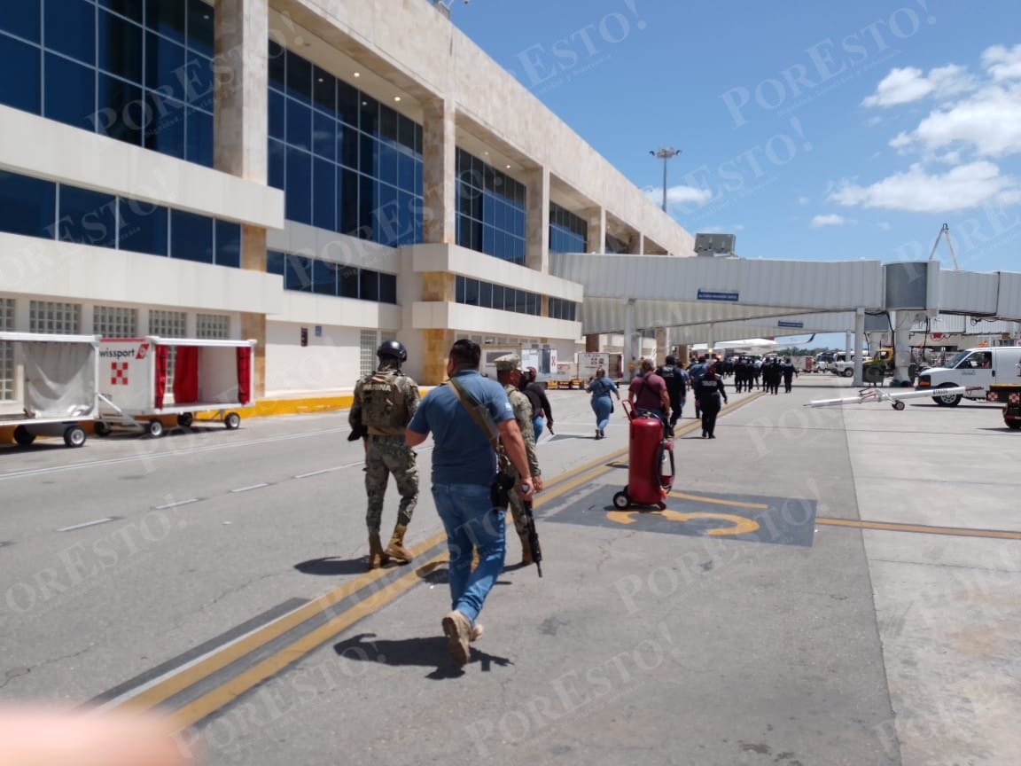 Balacera en el aeropuerto de Cancún moviliza a elementos armados: VIDEO