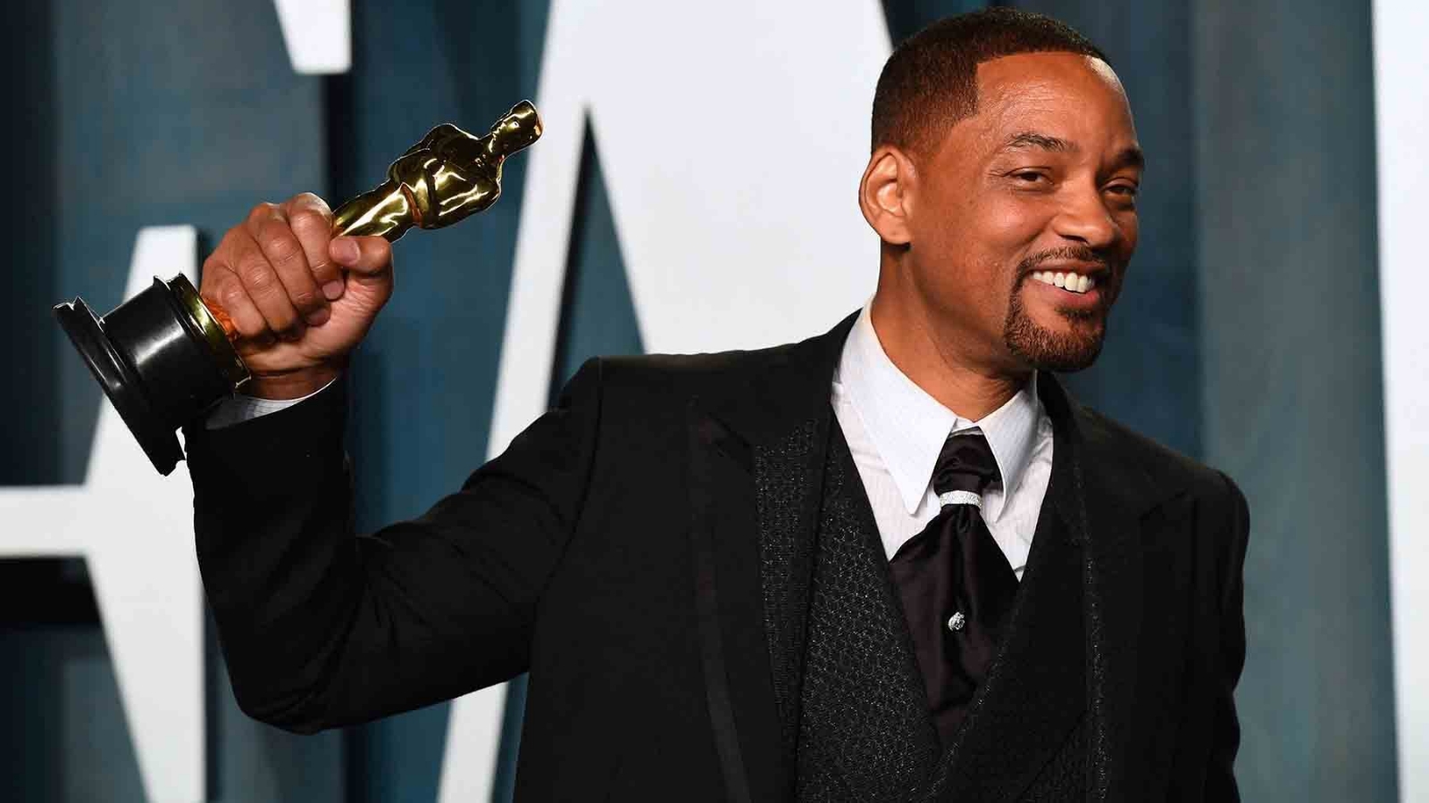 La Academia abre investigación contra Will Smith por golpe a Chris Rock