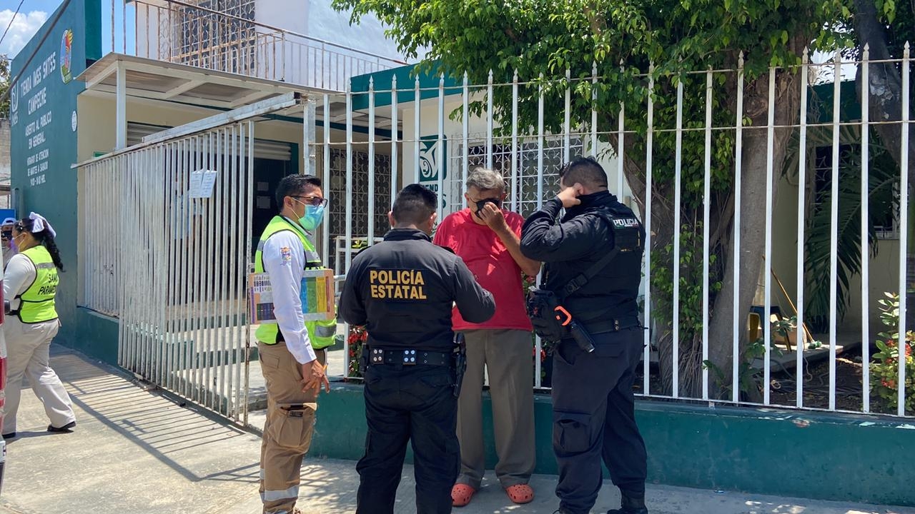 Hombres roban dinero a abuelito a la salida del banco en Campeche