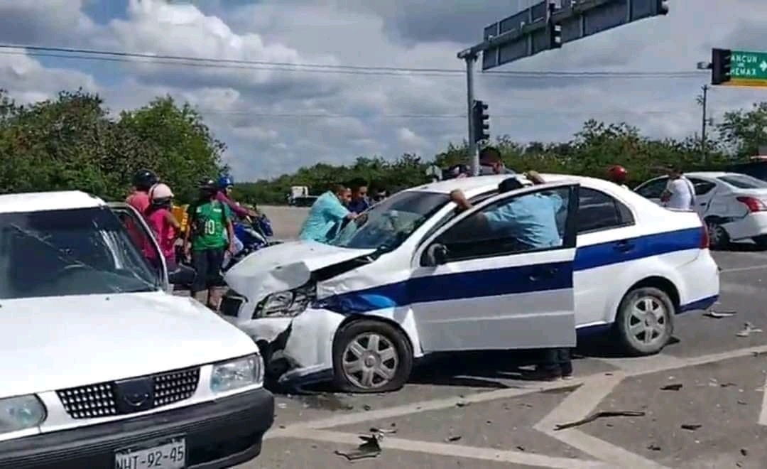 En el interior del taxi venía cuatro pasajeros en la carretera a Valladolid