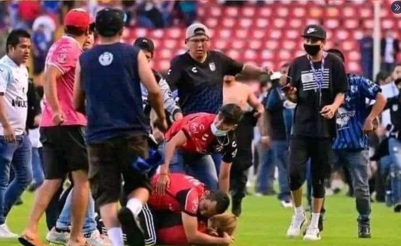 Medios internacionales reaccionan tras la violencia en el Estadio Corregidora