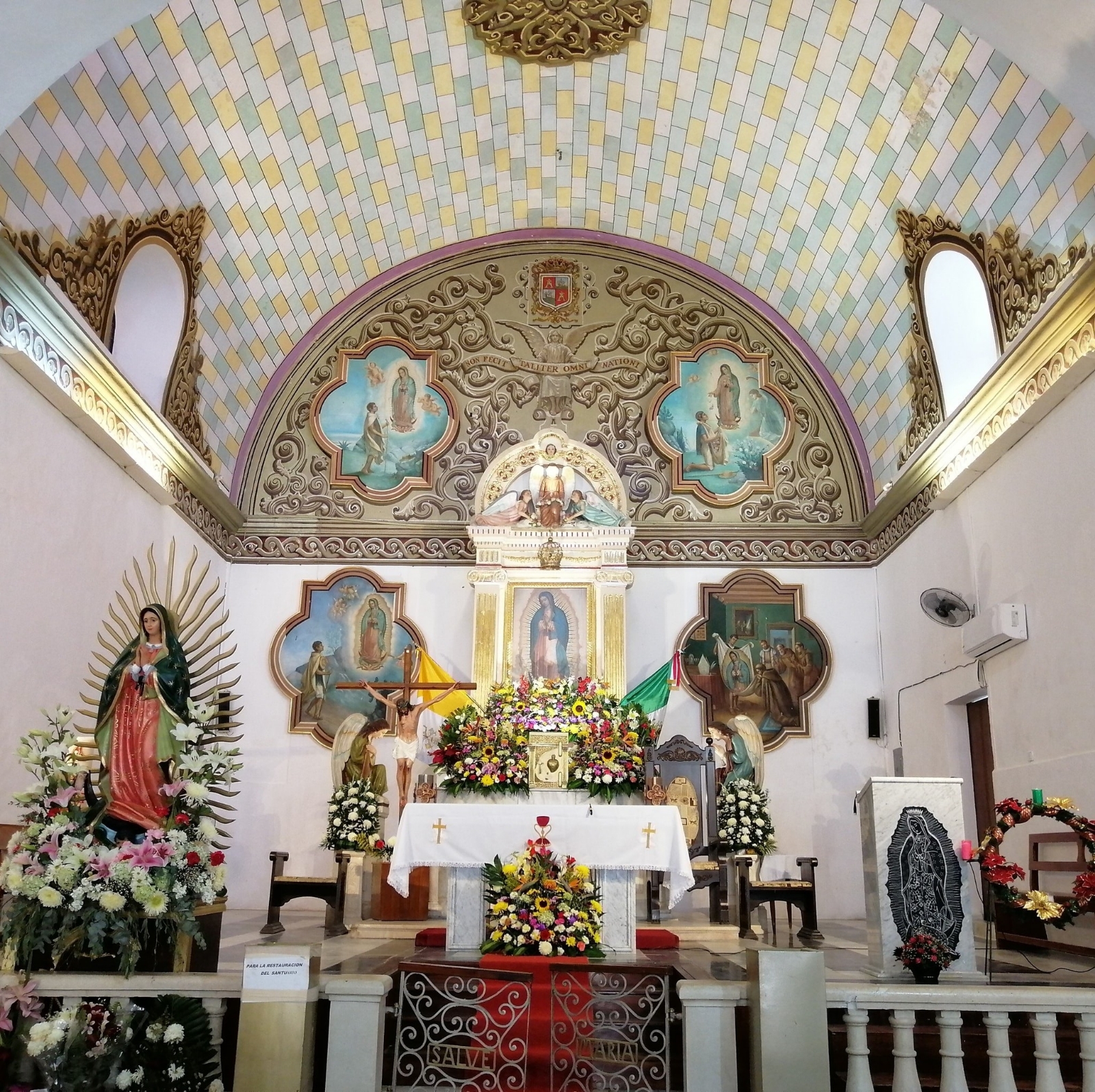 El santuario, el cual está ubicado en el Barrio de Guadalupe en San Francisco de Campeche, es la más antigua de la ciudad,