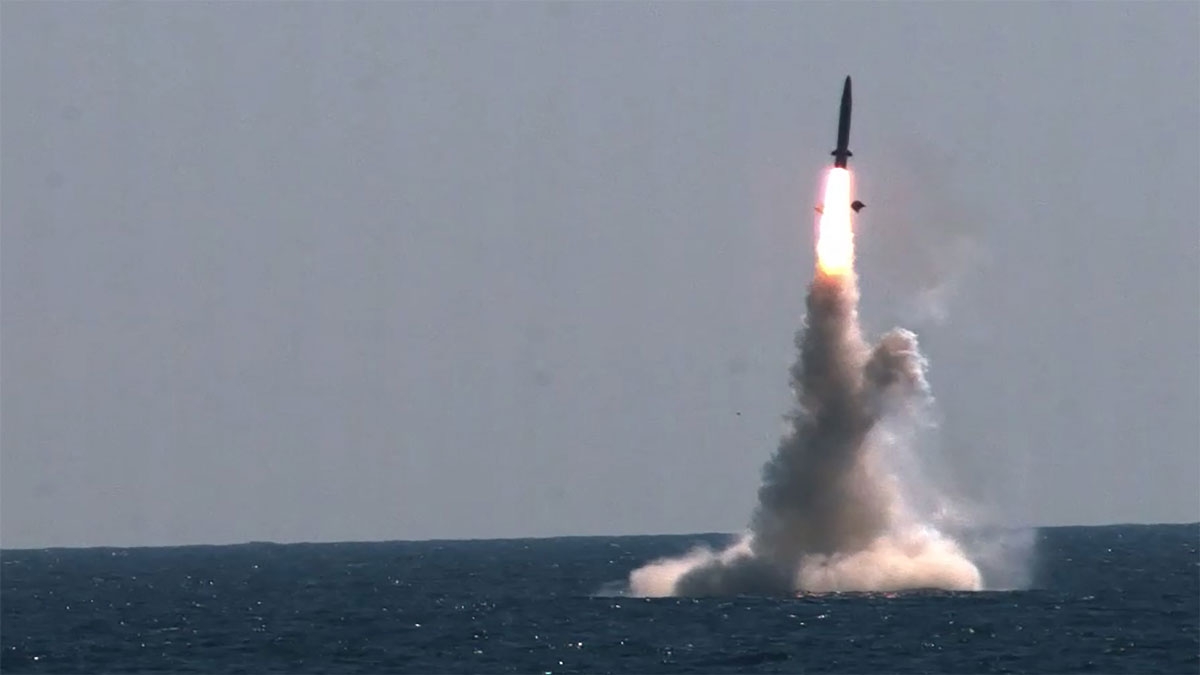 Un barco militar de Corea del Sur disparó tiros a un barco de Corea del Norte después de que violó una frontera marítima