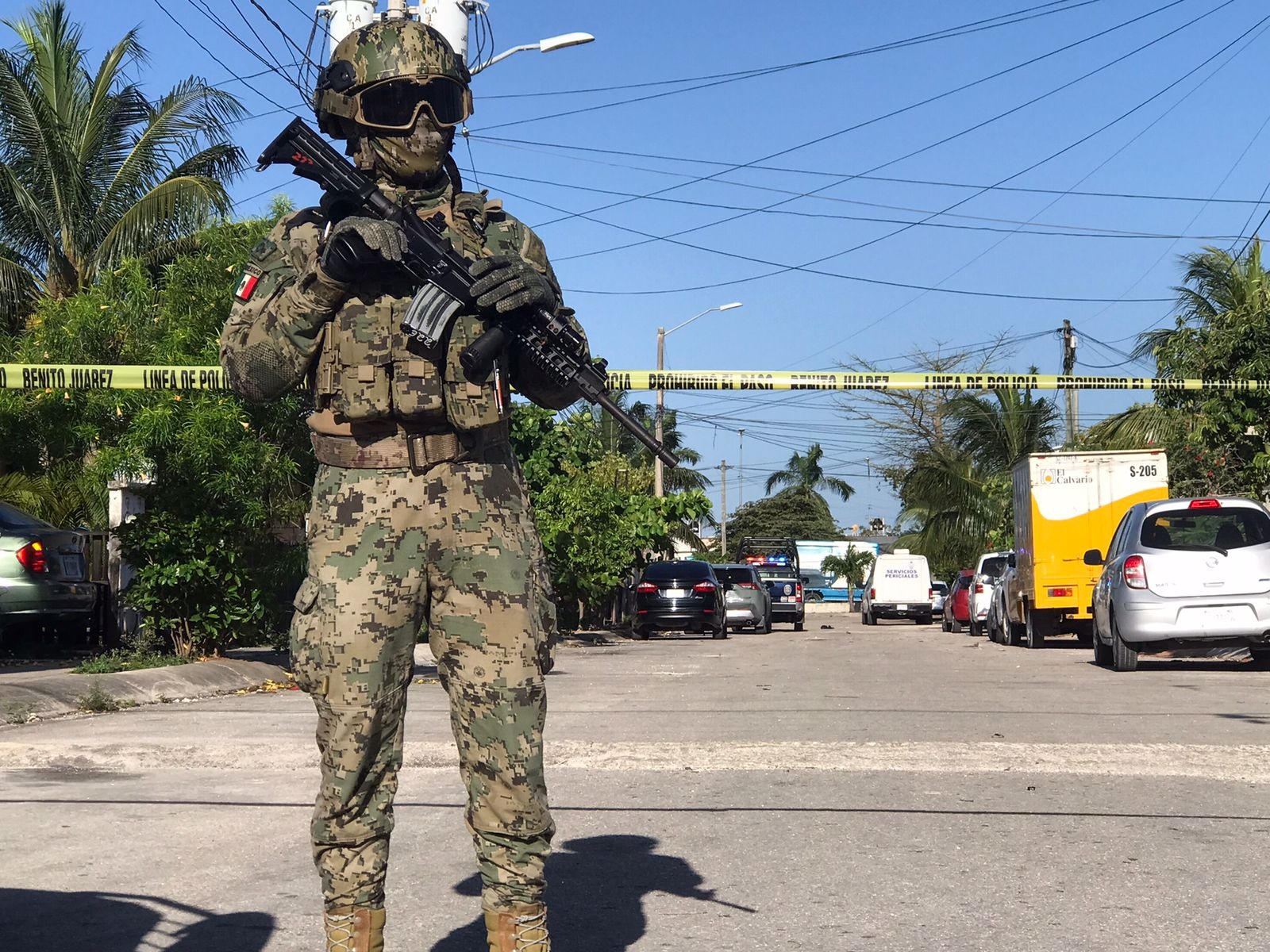 El cuerpo fue llevado al Semefo de Cancún para establecer las causa de su muerte, pues presentaba huellas de tortura