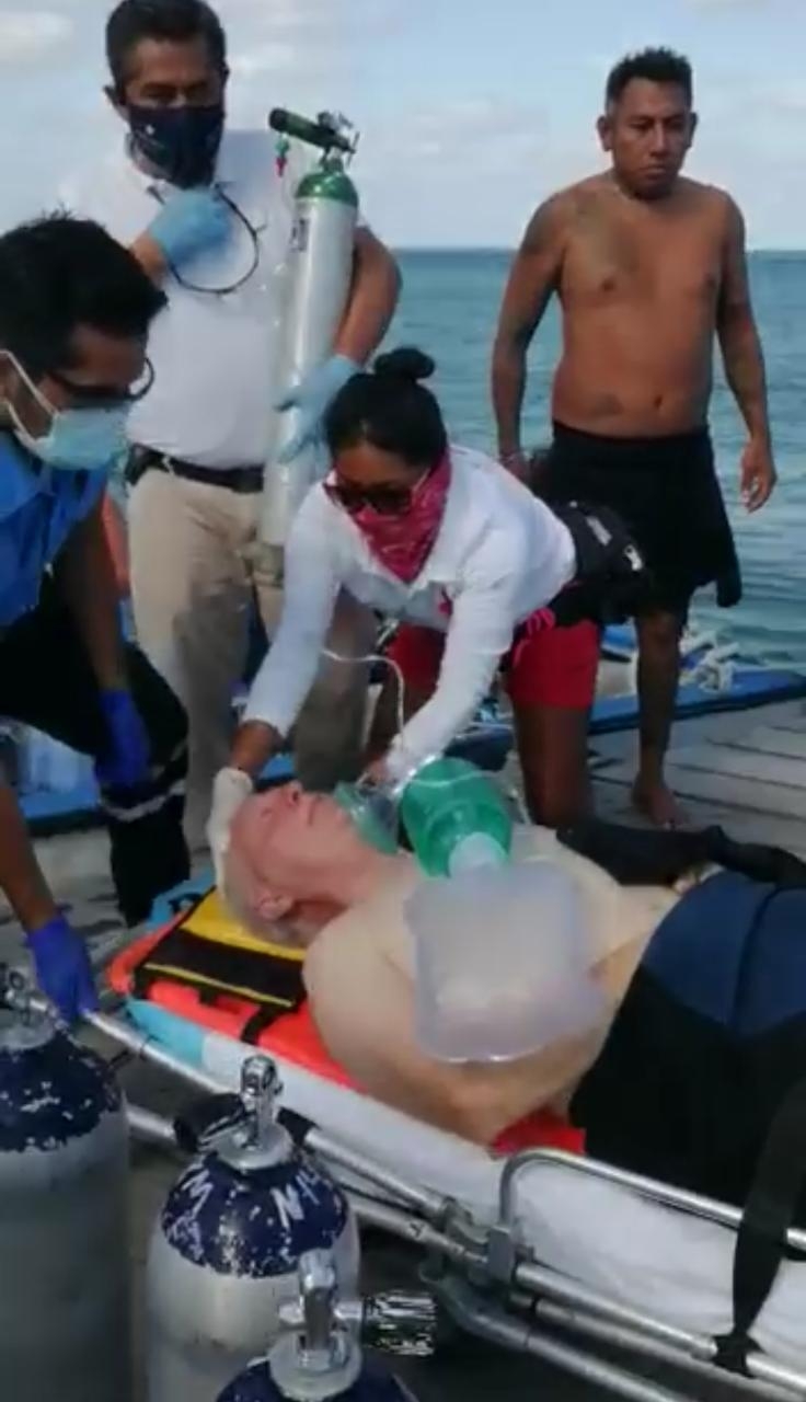 Embarcación de buceo le salva la vida a un extranjero que flotaba en el mar de Cozumel: VIDEO