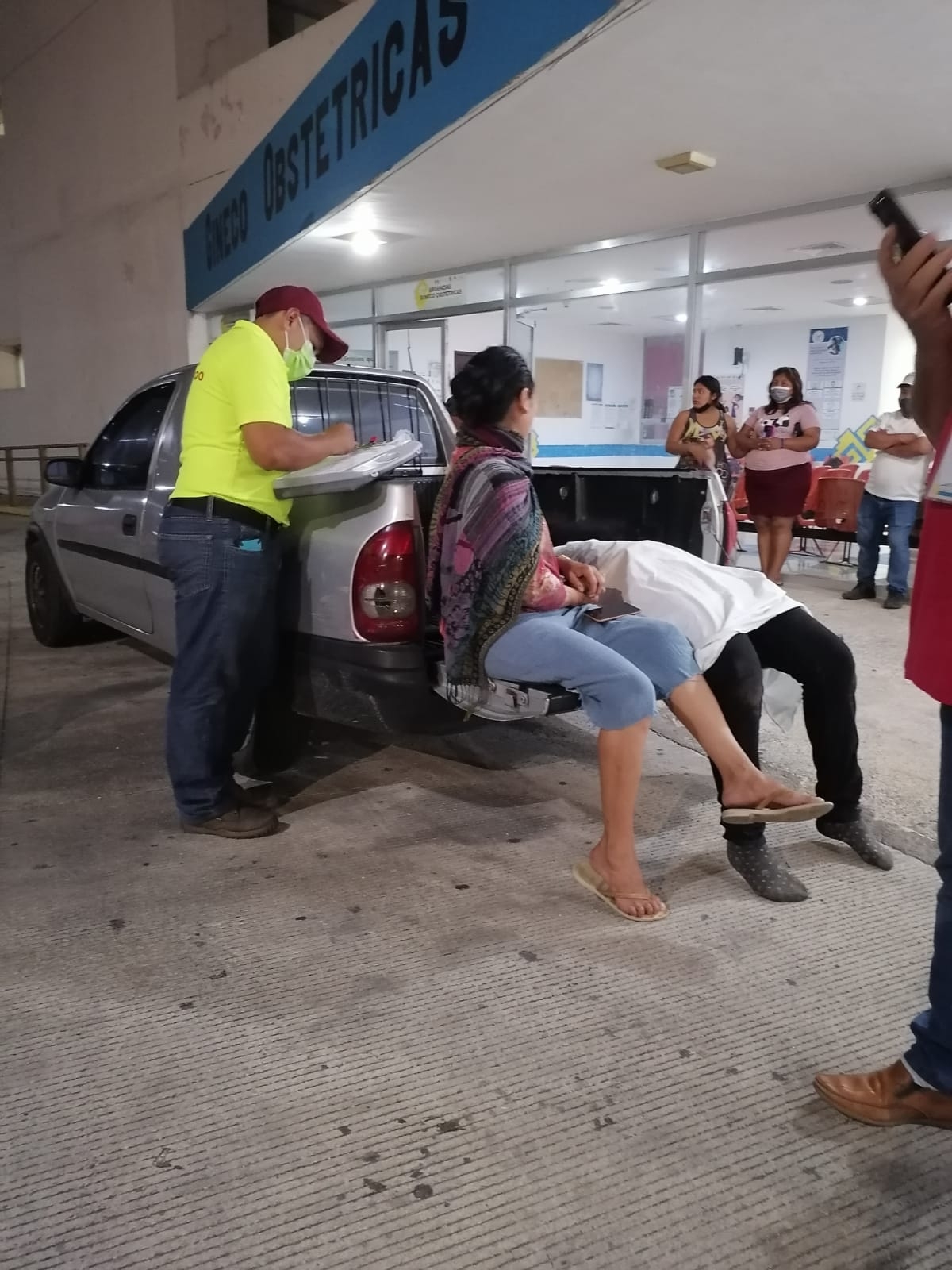 Hombre muere rumbo al hospital tras escupir sangre en un fraccionamiento de Playa del Carmen