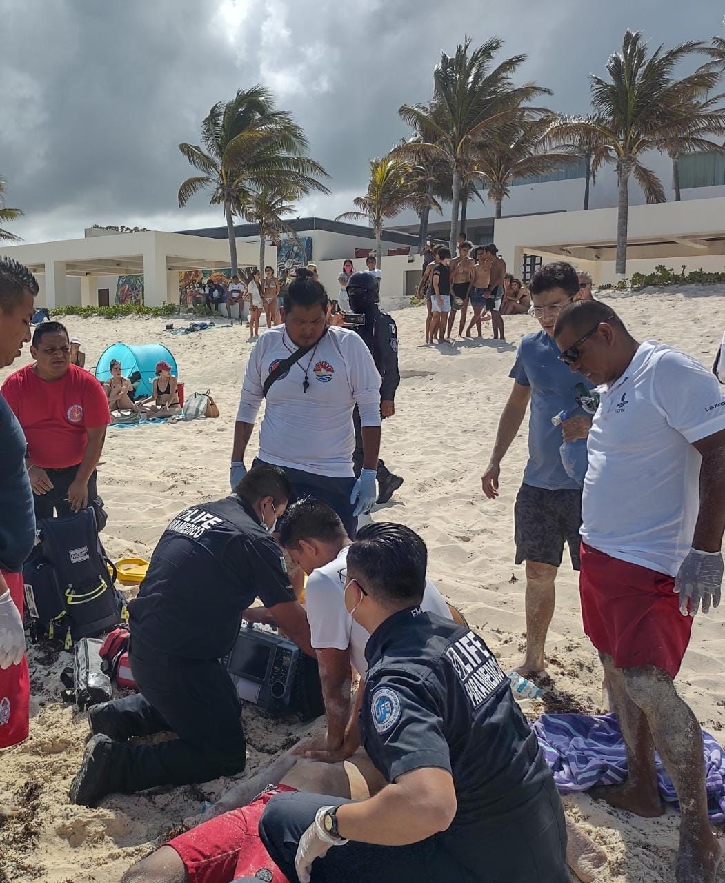 Muere ahogado un bañista en la playa San Miguelito en Cancún
