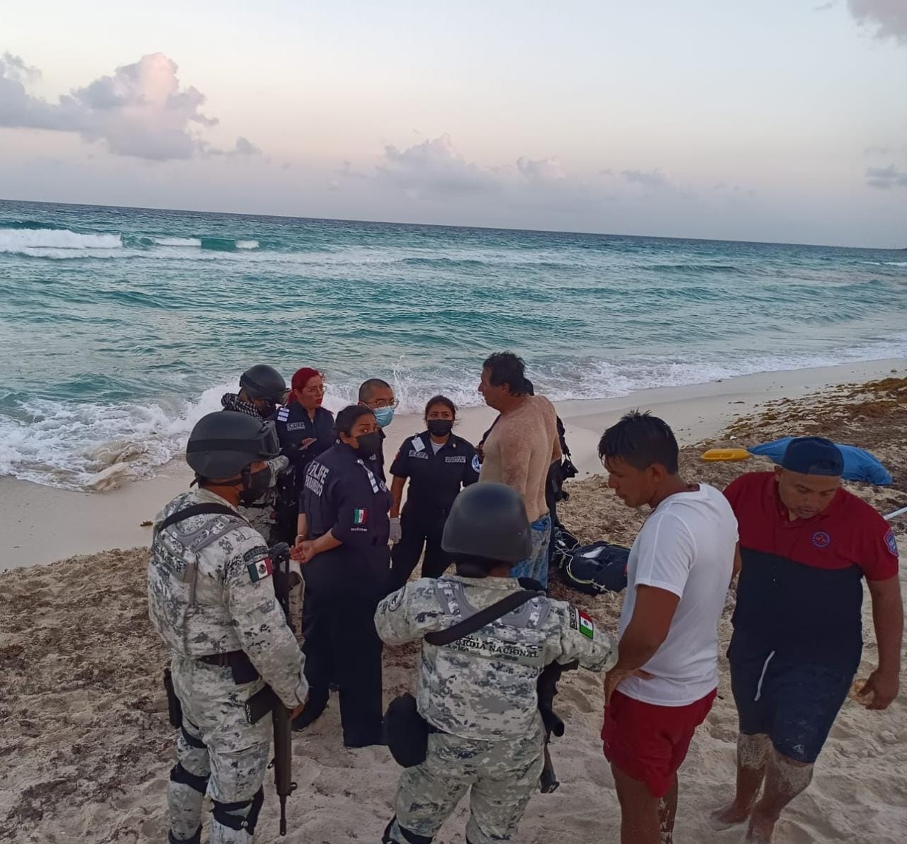 Turista regio muere ahogado en playa Delfines de Cancún: VIDEO