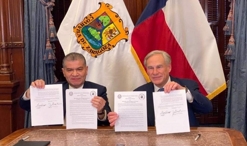 Ambos gobernadores firmaron un acuerdo que incluye mantener la seguridad en la frontera. Foto: Especial