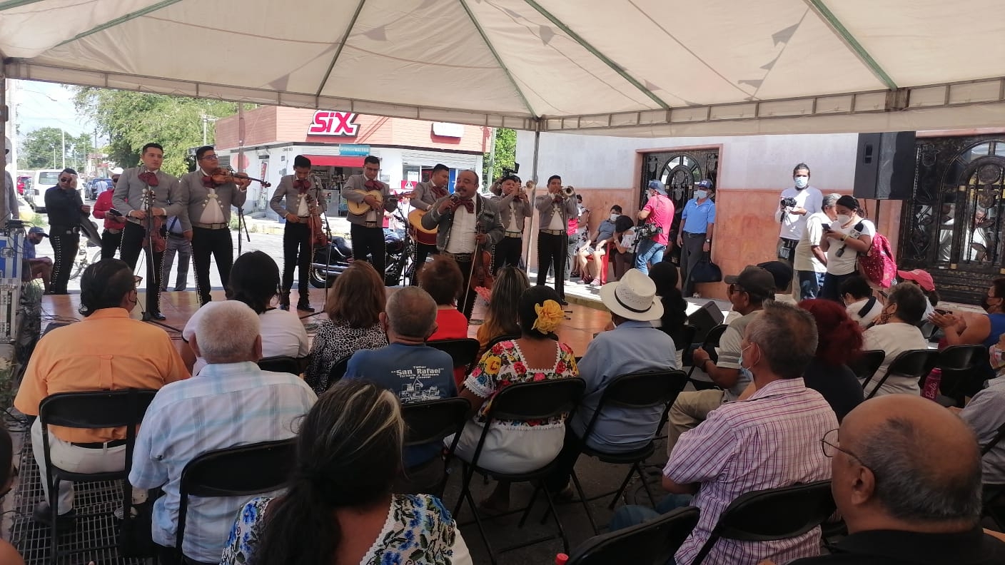 Con mariachi, así recuerdan a Pedro Infante en su aniversario luctuoso en Mérida: EN VIVO