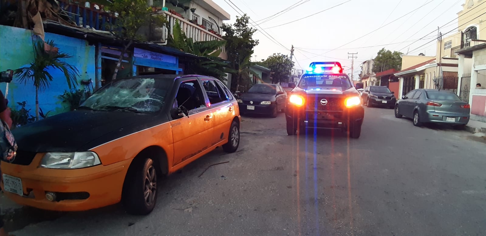 Hombres con machetes causan destrozos en un coche y una vivienda en Cozumel