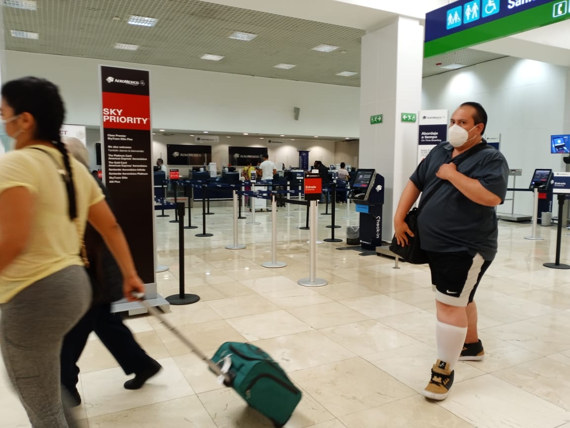 El primer vuelo en llegar a la terminal aérea de Mérida fue uno operado por VivaAerobús, que despegó en la CDMX