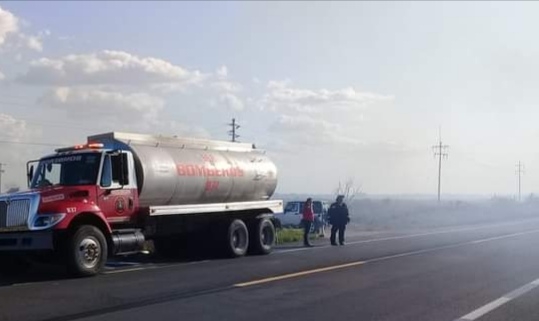 El fuego inició a las 3 de la tarde en la carretera Buctzotz - Tizimín