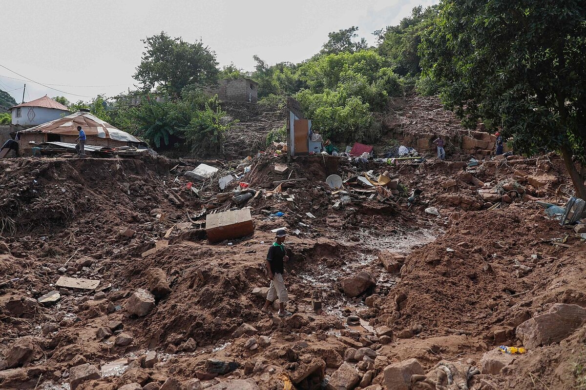 Desde el pasado miércoles las inundaciones han afectado a gran parte del territorio sudafricano; el gobierno trabaja para solucionar los problemas de los damnificados