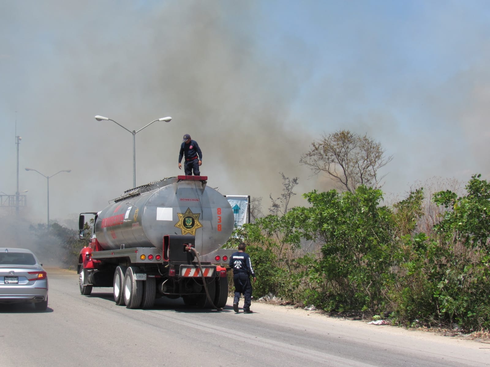 Más de 10 hectáreas de terrenos se incendian cerca del Periférico de Mérida